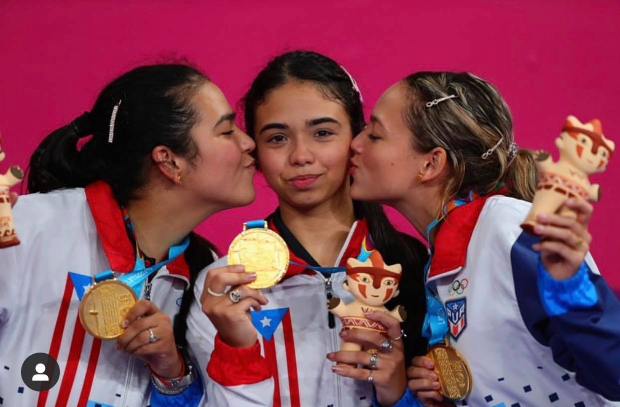 Adriana Díáz, Melanie Díaz y Daniely Ríos, equipo de tenis de mesa de Puerto Rico.